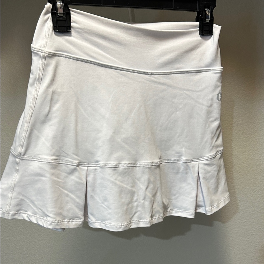 Elegant White Mini Skirt